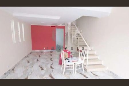 Casa à venda com 108m², 3 quartos e 2 vagas