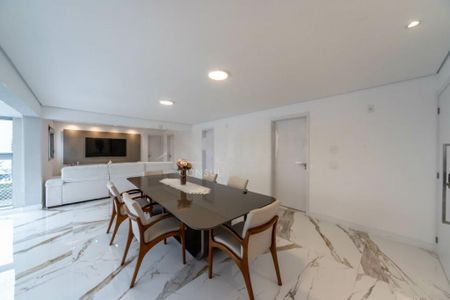 Apartamento à venda com 3 quartos, 121m² em Vila Sofia, São Paulo