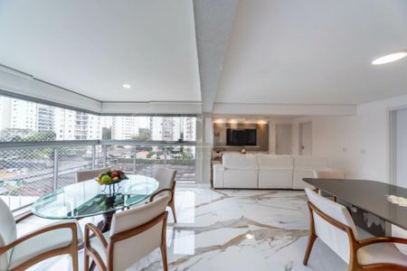 Apartamento à venda com 3 quartos, 121m² em Vila Sofia, São Paulo