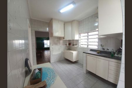 Casa à venda com 3 quartos, 300m² em Vila Alexandria, São Paulo