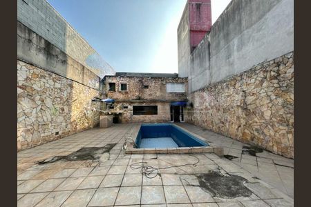Casa à venda com 180m², 3 quartos e 8 vagas