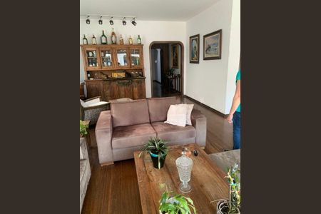 Casa à venda com 4 quartos, 380m² em Jardim Santa Helena, São Paulo