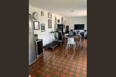 Casa à venda com 4 quartos, 380m² em Jardim Santa Helena, São Paulo