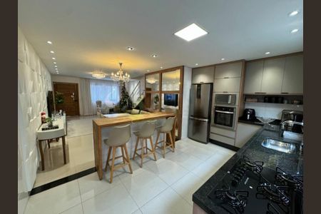 Casa à venda com 135m², 3 quartos e 2 vagas