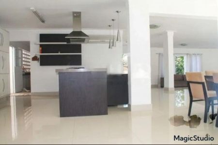Casa à venda com 4 quartos, 1000m² em Interlagos, São Paulo