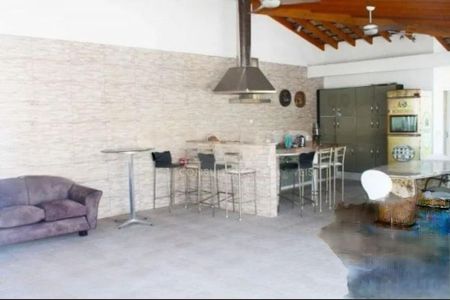 Casa à venda com 4 quartos, 1000m² em Interlagos, São Paulo