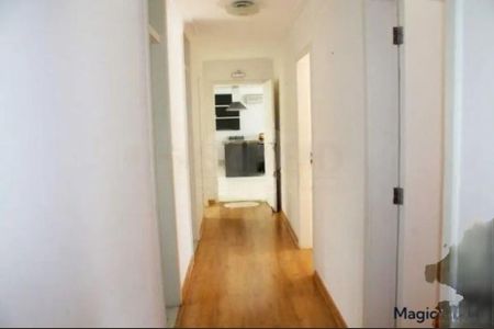 Casa à venda com 4 quartos, 1000m² em Interlagos, São Paulo