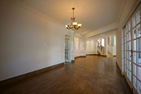 Casa à venda com 4 quartos, 434m² em Jardim Marajoara, São Paulo