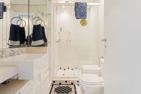 Apartamento à venda com 186m², 2 quartos e 3 vagasBanheiro da Suíte 2