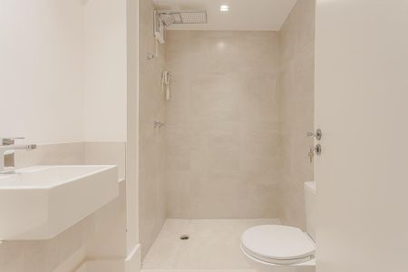 Apartamento à venda com 186m², 2 quartos e 3 vagasBanheiro da Suíte 1