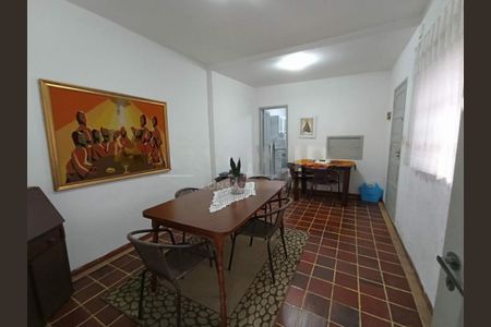 Casa à venda com 99m², 2 quartos e 2 vagas