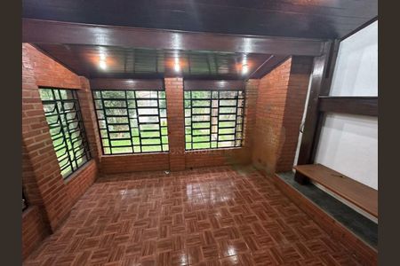 Casa à venda com 320m², 4 quartos e 5 vagas