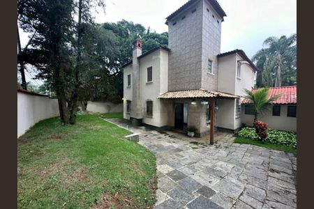 Casa à venda com 320m², 4 quartos e 5 vagas