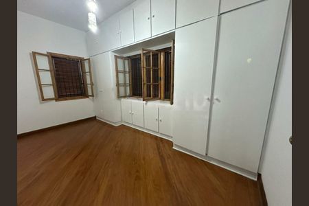 Casa à venda com 4 quartos, 320m² em Interlagos, São Paulo