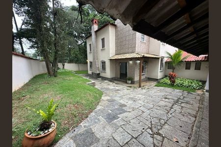 Casa à venda com 320m², 4 quartos e 5 vagas