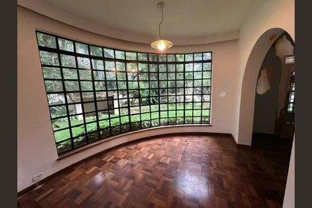 Casa à venda com 320m², 4 quartos e 5 vagas