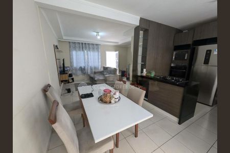 Casa à venda com 3 quartos, 102m² em Jardim Santa Cruz (Campo Grande), São Paulo