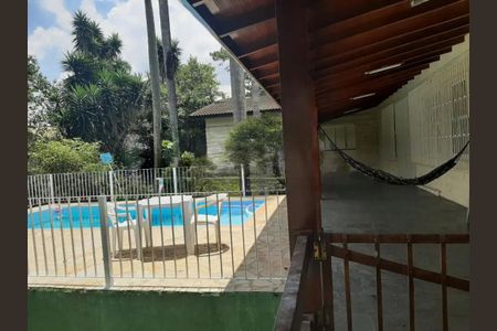 Casa à venda com 6 quartos, 497m² em Praia do Leblon, Diadema