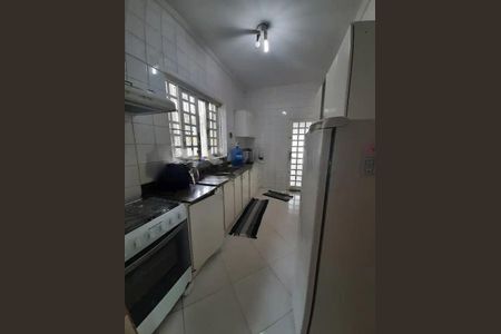 Casa à venda com 6 quartos, 497m² em Praia do Leblon, Diadema