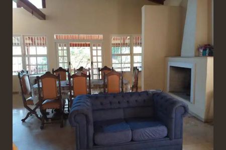 Casa à venda com 6 quartos, 497m² em Praia do Leblon, Diadema