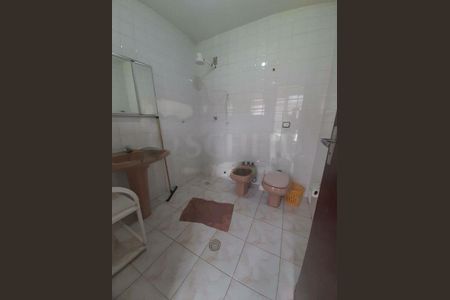 Casa à venda com 6 quartos, 497m² em Praia do Leblon, Diadema
