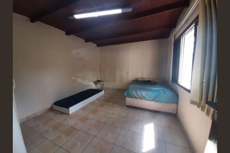 Casa à venda com 6 quartos, 497m² em Praia do Leblon, Diadema