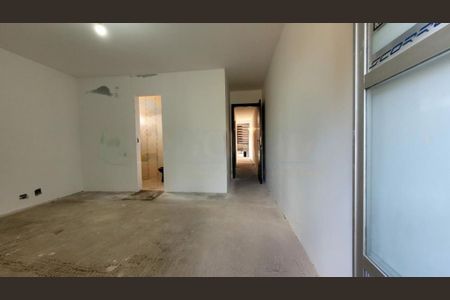 Casa à venda com 4 quartos, 270m² em Vila Friburgo, São Paulo