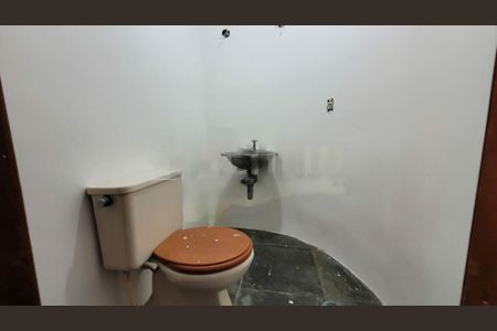 Casa à venda com 4 quartos, 270m² em Vila Friburgo, São Paulo