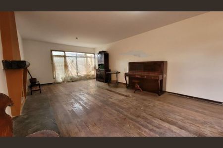 Casa à venda com 4 quartos, 270m² em Vila Friburgo, São Paulo