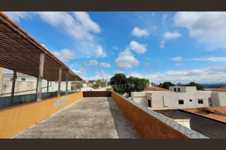 Casa à venda com 4 quartos, 270m² em Vila Friburgo, São Paulo