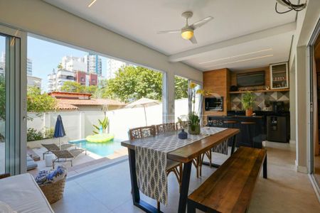 Casa à venda com 260m², 4 quartos e 3 vagas
