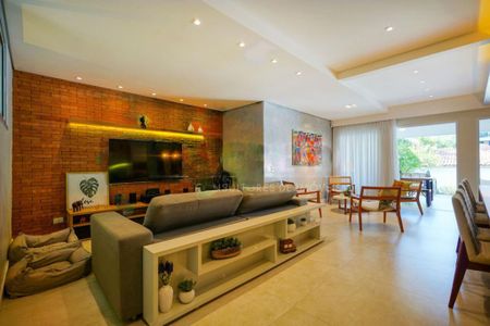 Casa à venda com 4 quartos, 260m² em Vila Nova Caledonia, São Paulo