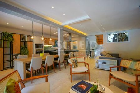 Casa à venda com 260m², 4 quartos e 3 vagas