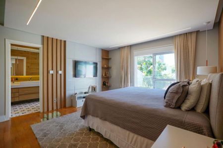 Casa à venda com 4 quartos, 260m² em Vila Nova Caledonia, São Paulo