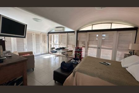 Casa à venda com 2 quartos, 270m² em Jardim Marajoara, São Paulo