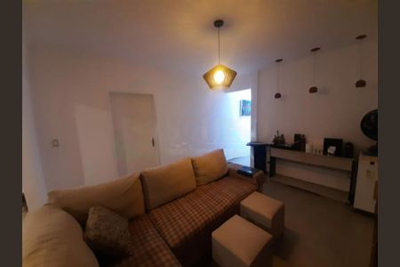 Casa à venda com 3 quartos, 255m² em Vila Romano, São Paulo