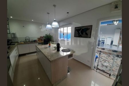 Casa à venda com 255m², 3 quartos e 3 vagas