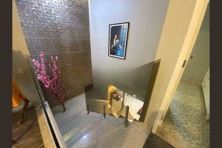 Casa à venda com 385m², 4 quartos e 2 vagas
