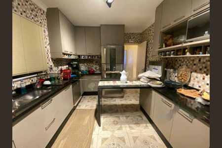 Casa à venda com 385m², 4 quartos e 2 vagas
