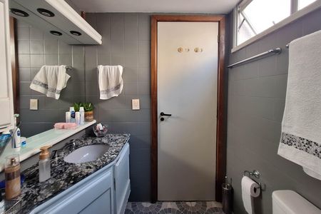 Apartamento à venda com 186m², 3 quartos e 2 vagas Apartamento à venda com 186m², 3 quartos e 2 vagasBanheiro da Suíte 1