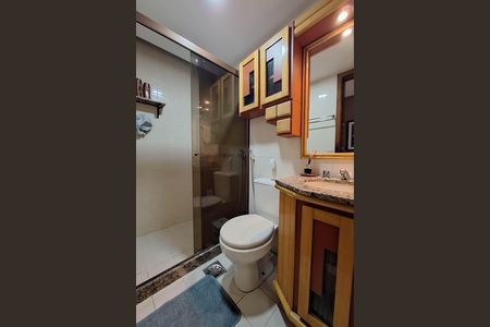 Apartamento à venda com 186m², 3 quartos e 2 vagas Apartamento à venda com 186m², 3 quartos e 2 vagasBanheiro Social
