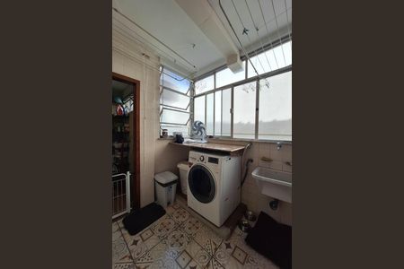 Apartamento à venda com 186m², 3 quartos e 2 vagas Apartamento à venda com 186m², 3 quartos e 2 vagasÁrea de Serviço