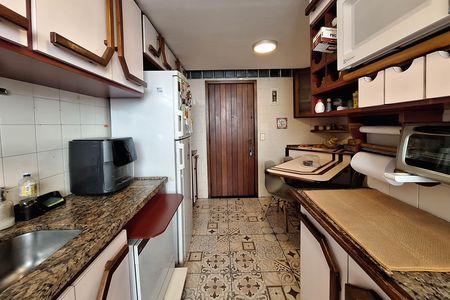 Apartamento à venda com 186m², 3 quartos e 2 vagas Apartamento à venda com 186m², 3 quartos e 2 vagasCozinha