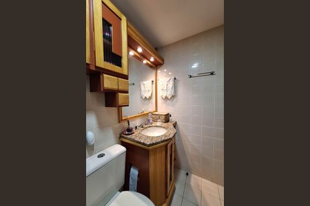 Apartamento à venda com 186m², 3 quartos e 2 vagas Apartamento à venda com 186m², 3 quartos e 2 vagasBanheiro Social