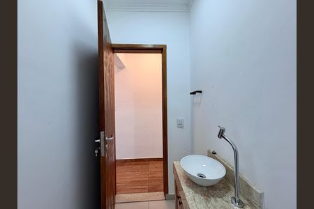 Casa para alugar com 170m², 3 quartos e 3 vagas Casa para alugar com 170m², 3 quartos e 3 vagasLavabo