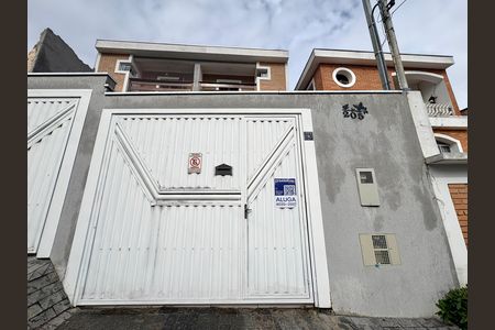 Casa para alugar com 170m², 3 quartos e 3 vagas Casa para alugar com 170m², 3 quartos e 3 vagasFachada