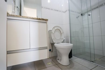 Apartamento para alugar com 38m², 1 quarto e 2 vagas Apartamento para alugar com 38m², 1 quarto e 2 vagasBanheiro da Suite