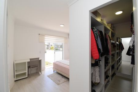 Casa à venda com 211m², 3 quartos e 3 vagasSuíte