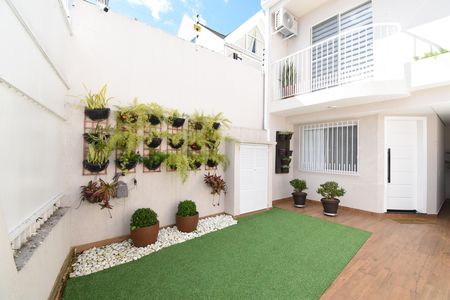 Casa à venda com 211m², 3 quartos e 3 vagasVaranda