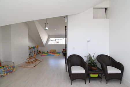 Casa à venda com 211m², 3 quartos e 3 vagasÁtico